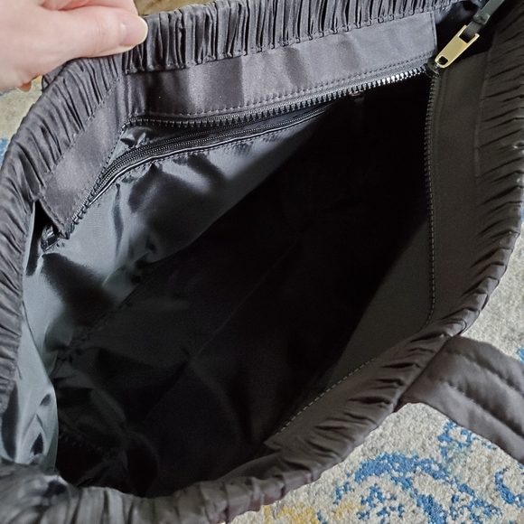 Victoria's Secret Pleated Large Top Zip Tote Handbag Black - Picture 7 of 8